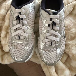 Avia Kids' Sneakers in Silver and White